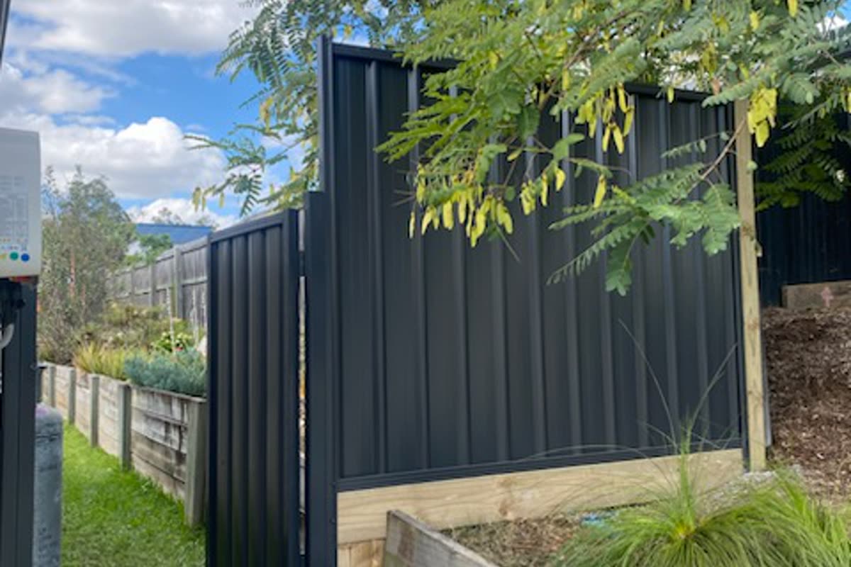 Colorbond fencing installation